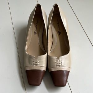 **3 for $30** Easy Spirit tan/cream low heeled smart shoe, 8W